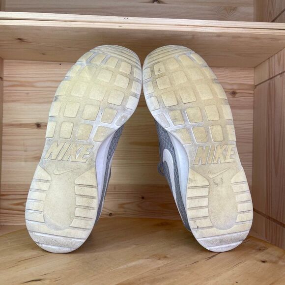 Nike Tanjun 812655-010 Gray White Sneaker Shoes - Picture 7 of 8